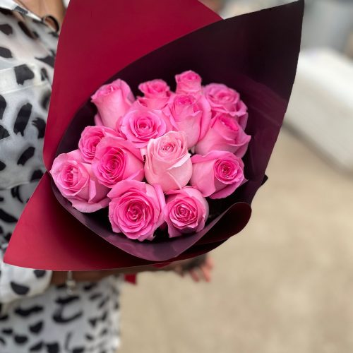 15 pink roses